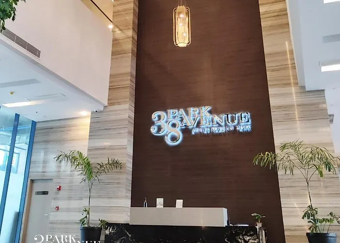 38 Park Ave In It Park With Netflix, Pool & Gym アパート